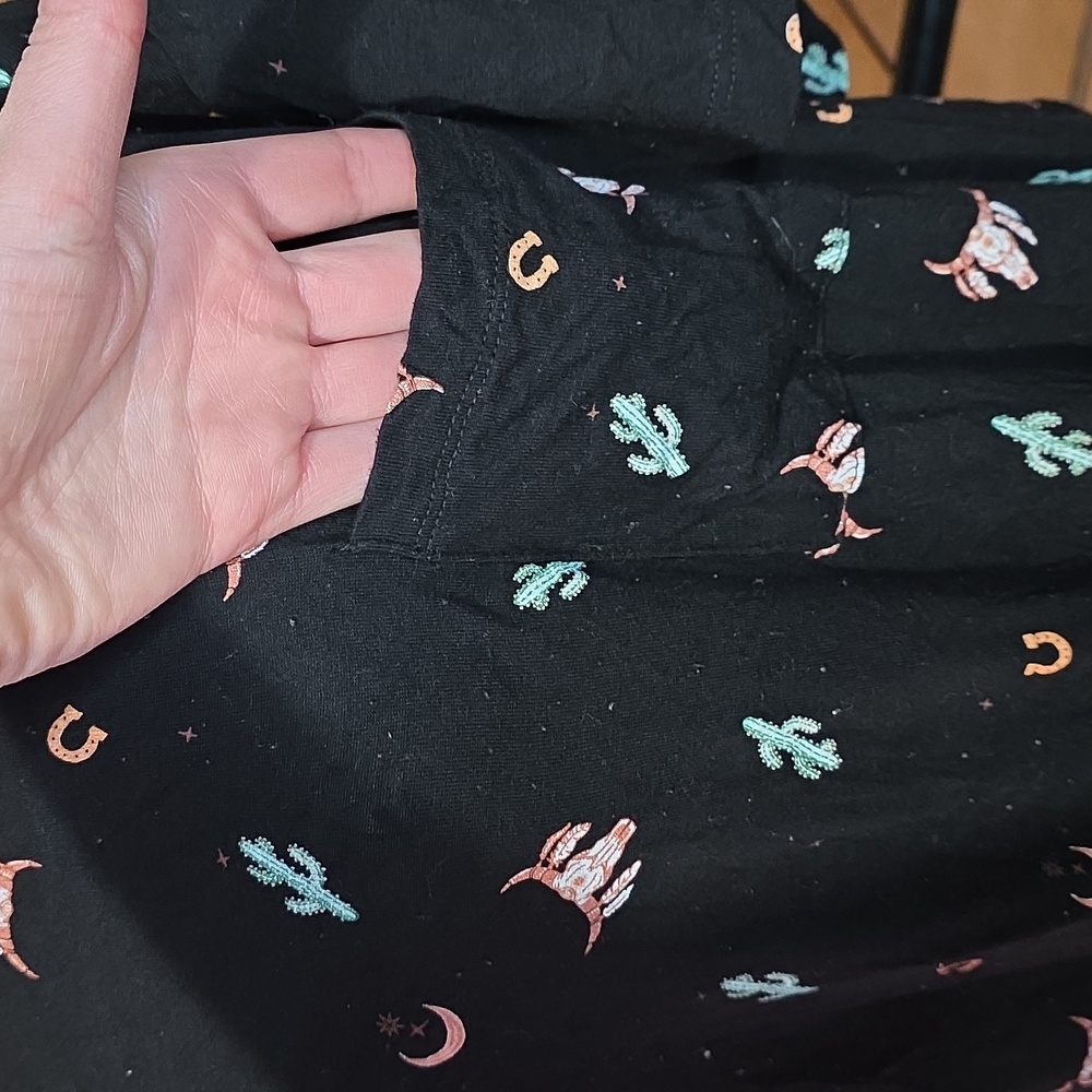 No Boundaries‎ Black Western Desert Print Tie Front Pocket T-Shirt Womens L - Picture 4 of 6
